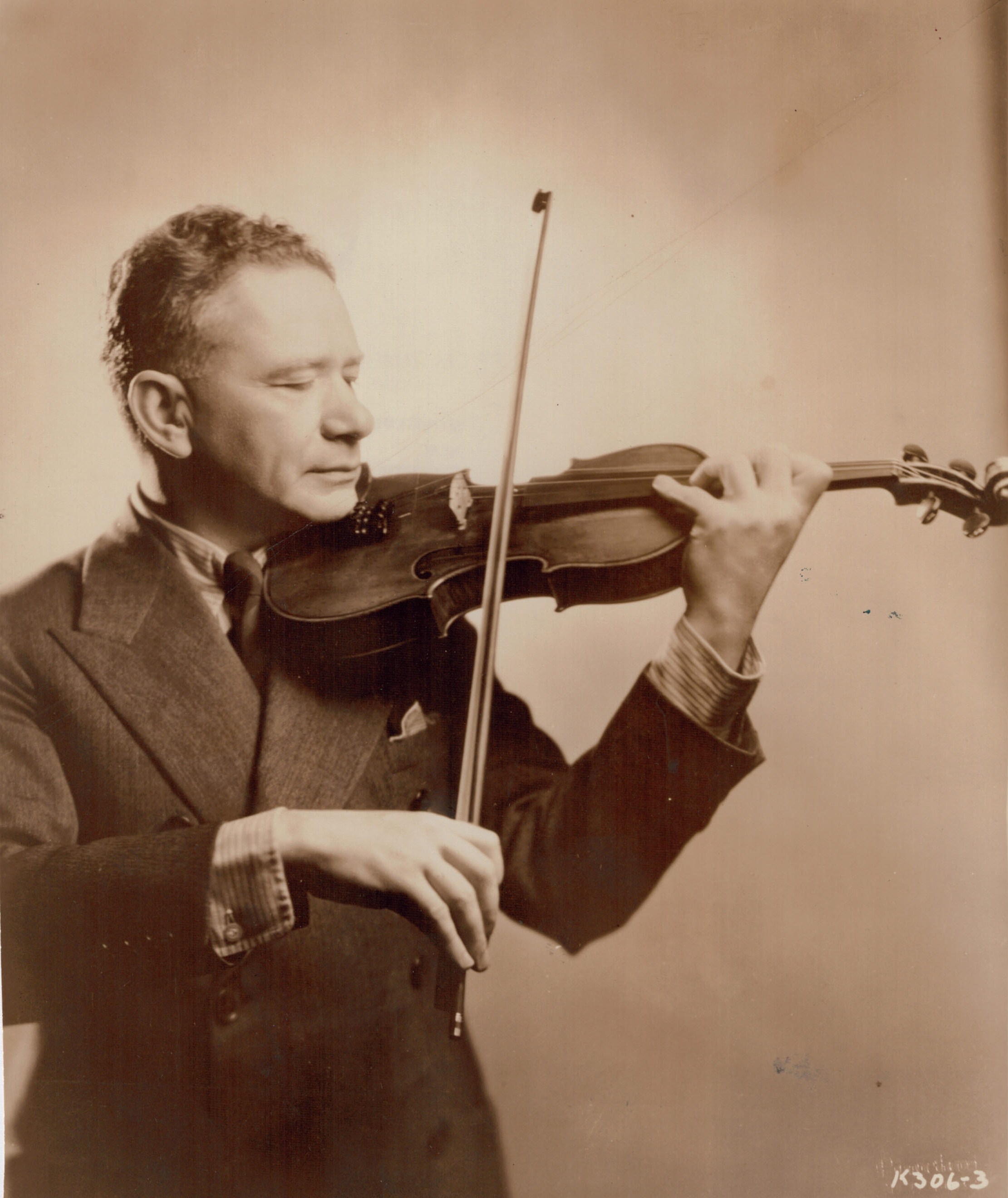Efrem Zimbalist Portrait Playing Violin
